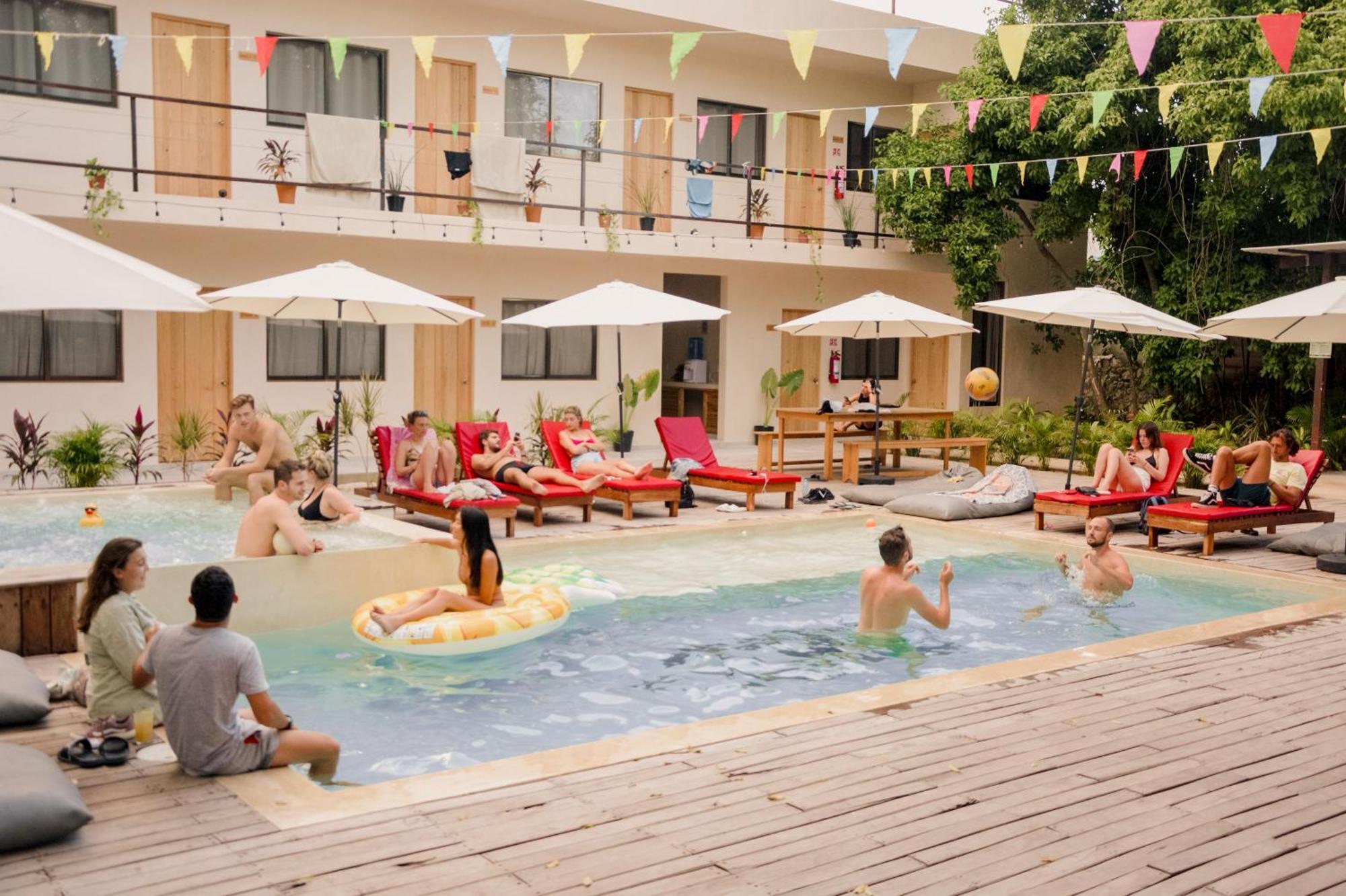 Che Valladolid Hostel & Bar Adults Only Eksteriør billede